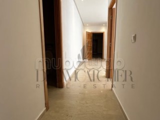 Location d'un appartement à Victoria. 2 chambres. Ascenseur et terrasse - Appartement à louer - Bouskoura