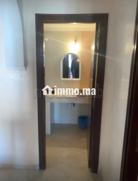 Vend appartement 100 m2 âpres ancien hôpital militaire. 3 grandes pièces. Piscine et service de Conciergerie - Vente Immobilier - Marrakech - photo 3