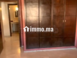 Vend appartement 100 m2 âpres ancien hôpital militaire. 3 grandes pièces. Piscine et service de Conciergerie - Appartement à vendre - Marrakech