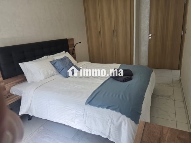 location-studio-meublee-lumineux-a-maarif-big-6