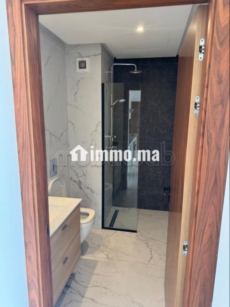 Appartement en location à Casablanca Finance City. 2 pièces confortables. Résidence avec concierge, climatisation générale - Location Immobilier - Casablanca - photo 4