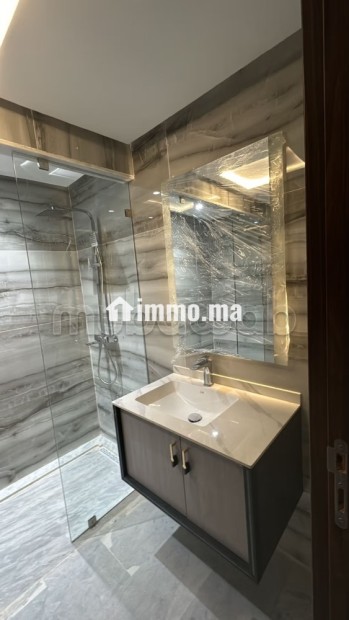 Vend appartement à Fes City Center. 3 grandes pièces. Ascenseur et terrasse - Vente Immobilier - Fes - photo 7