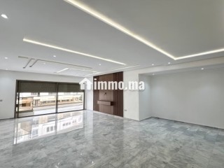 Vend appartement à Fes City Center. 3 grandes pièces. Ascenseur et terrasse - Appartement à vendre - Fes