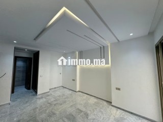 Vend appartement à Fes City Center. 3 grandes pièces. Ascenseur et terrasse - Appartement à vendre - Fes