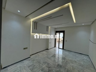 Vend appartement à Fes City Center. 3 grandes pièces. Ascenseur et terrasse - Appartement à vendre - Fes