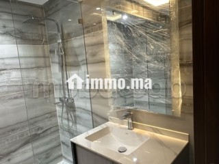 Vend appartement à Fes City Center. 3 grandes pièces. Ascenseur et terrasse - Appartement à vendre - Fes
