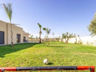 Top affaire Villa de luxe à louer avec sous location à Route de Ouarzazate.
Surface de 1700 m² - Villa à louer - Marrakech