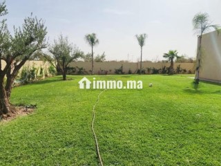 Top affaire Villa de luxe à louer avec sous location à Route de Ouarzazate.
Surface de 1700 m² - Villa à louer - Marrakech