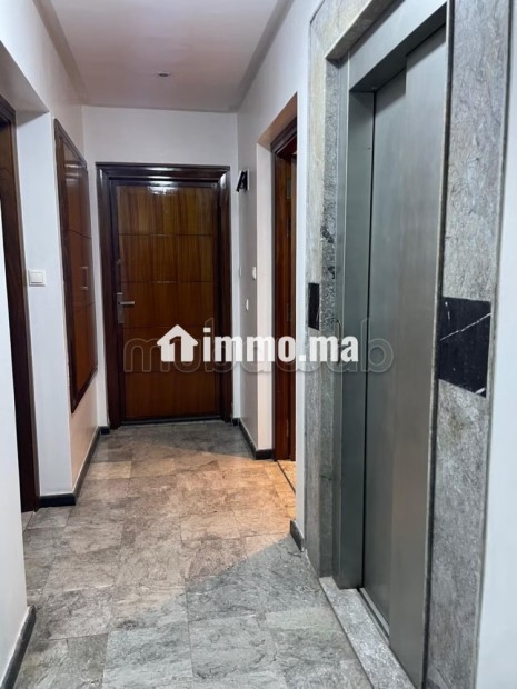 Appartements à louer à Agdal. Surface de 70 m². Prestation de conciergerie, air conditionné - Vente Immobilier - Rabat - photo 5