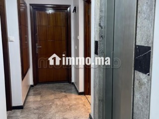 Appartements à louer à Agdal. Surface de 70 m². Prestation de conciergerie, air conditionné - Appartement à vendre - Rabat