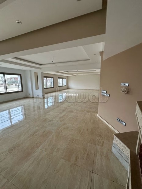Appartement à louer à Bourgogne Ouest. 6 grandes pièces. Double vitrage et chauffage central - Location Immobilier - Casablanca - photo 1