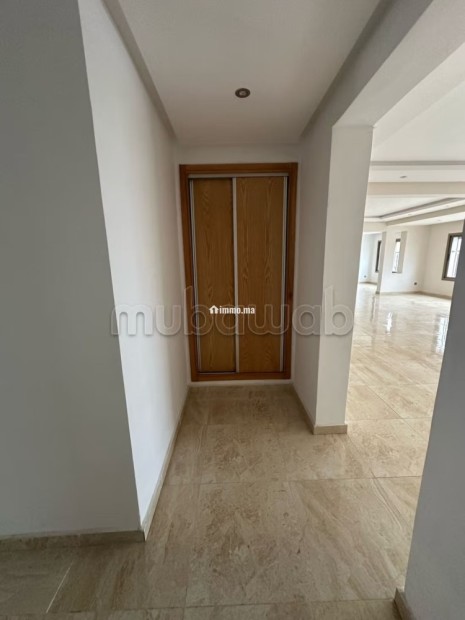 Appartement à louer à Bourgogne Ouest. 6 grandes pièces. Double vitrage et chauffage central - Location Immobilier - Casablanca - photo 6