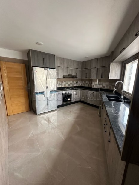 Appartement à louer à Bourgogne Ouest. 6 grandes pièces. Double vitrage et chauffage central - Location Immobilier - Casablanca - photo 7