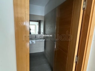 Appartement à louer à Bourgogne Ouest. 6 grandes pièces. Double vitrage et chauffage central - Appartement à louer - Casablanca