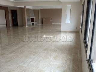 Appartement à louer à Bourgogne Ouest. 6 grandes pièces. Double vitrage et chauffage central - Appartement à louer - Casablanca