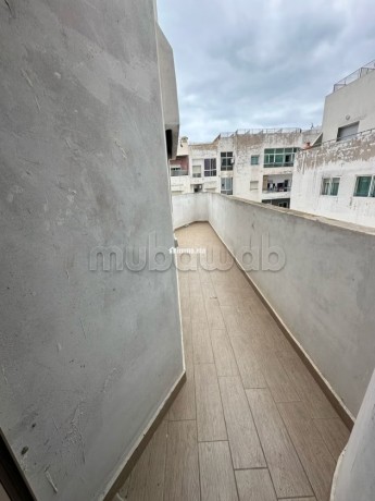 appartement-a-louer-a-bourgogne-ouest-6-grandes-pieces-double-vitrage-et-chauffage-central-big-8