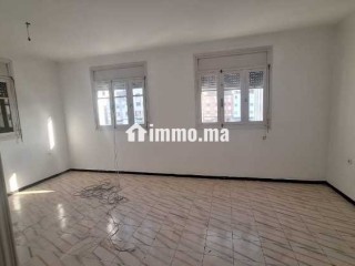 JOLI APPART 2 ETG 3 FACE SUR LE BD BERNOUSSI - Appartement à louer - Casablanca