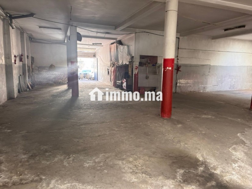 كراج للبيع مساحته 330م.م، بالضافة لكراج اخر مساحته 15م.م ملاصق للاول محفظين - Vente Immobilier - Tanger - photo 1