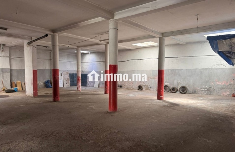كراج للبيع مساحته 330م.م، بالضافة لكراج اخر مساحته 15م.م ملاصق للاول محفظين - Vente Immobilier - Tanger - photo 2