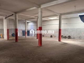 كراج للبيع مساحته 330م.م، بالضافة لكراج اخر مساحته 15م.م ملاصق للاول محفظين - Local commercial à vendre - Tanger