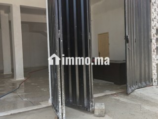 Magazin100m2. 50m2. A louer - Local commercial à louer - El Gara
