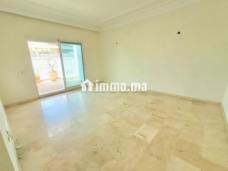 Bel apt avec terrasse, ensoleillé, dernier étage - Appartement à louer - Casablanca