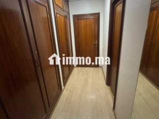 Appartement dans une résidence avec jardin a Riad - Appartement à louer - Rabat