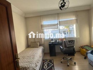 Appartement dans une résidence avec jardin a Riad - Appartement à louer - Rabat
