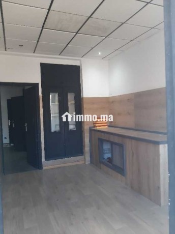 bureau-de-120-m2-a-beausejour-big-4