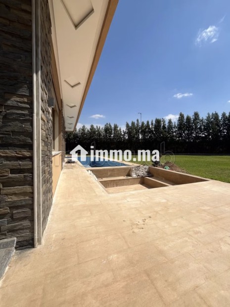 Villa Neuve à Vendre – Route de Tahanaout Marrakech, 5 Chambres, Piscine Chauffée et Vue Panoramique Atlas - Vente Immobilier - Marrakech - photo 1