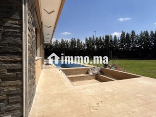 Villa Neuve à Vendre – Route de Tahanaout Marrakech, 5 Chambres, Piscine Chauffée et Vue Panoramique Atlas - Villa à vendre - Marrakech