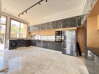 Villa Neuve à Vendre – Route de Tahanaout Marrakech, 5 Chambres, Piscine Chauffée et Vue Panoramique Atlas - Villa à vendre - Marrakech