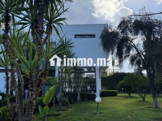 Villa de 1 900 m² en Location –Souissi Rabat - Villa à louer - Rabat