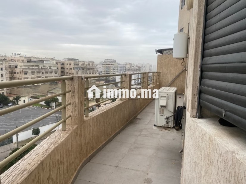 Très bel appartement en location à Roches Noires. 3 pièces confortables. Bien meublé - Location Immobilier - Casablanca - photo 5