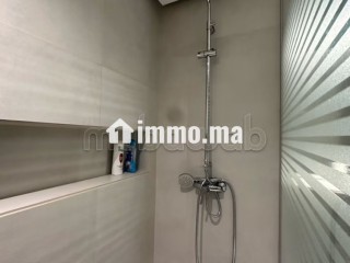 Louez cet appartement à Ferme Bretonne Hay Arraha. 1 belle chambre. Bien meublé - Appartement à louer - Casablanca