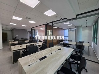 bureau-bien-equipe-pres-de-hotel-onomo-148-m2