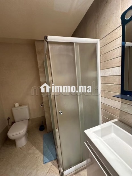 Très bel appartement en location à Guéliz. 4 grandes pièces - Location Immobilier - Marrakech - photo 4