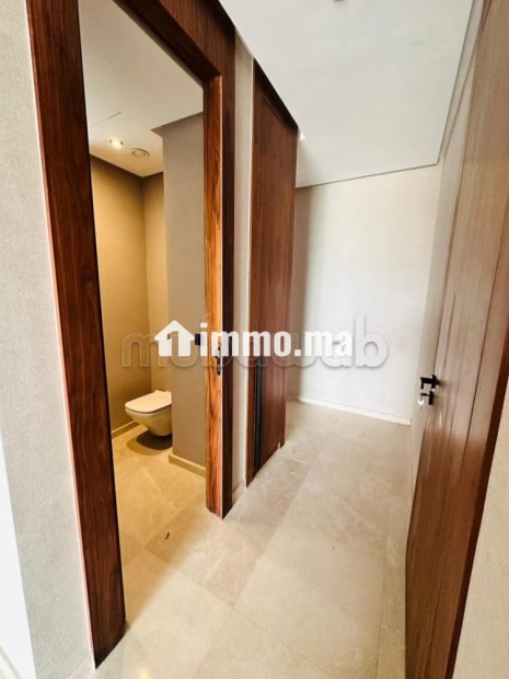 Magnifique appartement 3 chambres à louer sur CFC, vue sur le parc - Location Immobilier - Casablanca - photo 7