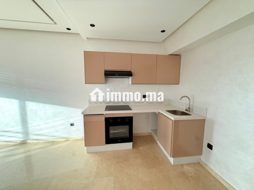 Très bel appartement en location à Belvédère. 1 Pièce. Prestation de conciergerie, air conditionné - Location Immobilier - Casablanca - photo 8