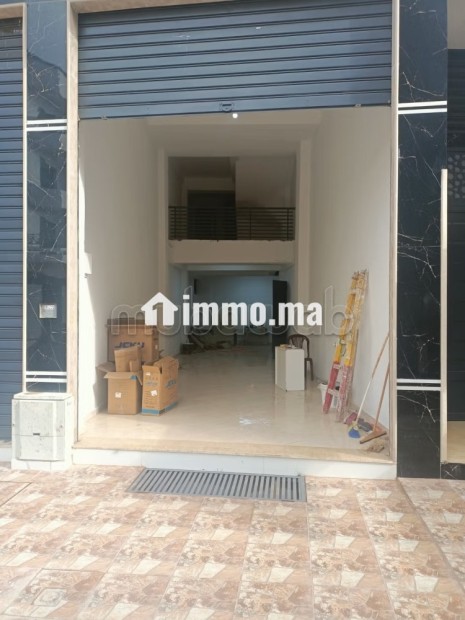 Beau local à vendre à Hay Lmkansa. Superficie 90 m². Porte sécurisée - Vente Immobilier - Casablanca - photo 3
