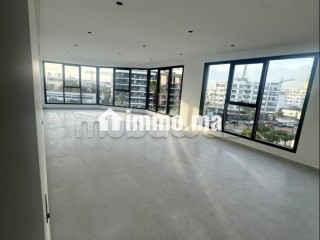 Beaux bureaux à louer à Tantonville. Superficie 66 m². Service de concierge et climatisation - Bureau à louer - Casablanca