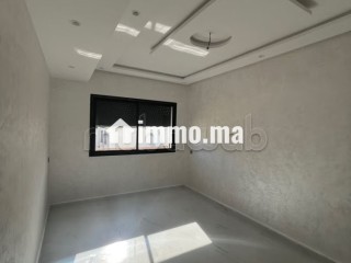 Appartement en vente à Guich Oudaya. 3 belles chambres. Porte blindée, sécurité - Appartement à vendre - Rabat