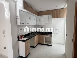 Appartement en vente à Guich Oudaya. 3 belles chambres. Porte blindée, sécurité - Appartement à vendre - Rabat