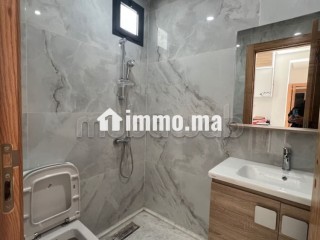 Appartement en vente à Guich Oudaya. 3 belles chambres. Porte blindée, sécurité - Appartement à vendre - Rabat