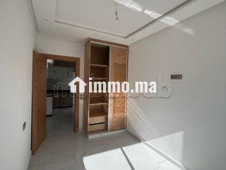 Appartement en vente à Guich Oudaya. 3 belles chambres. Porte blindée, sécurité - Appartement à vendre - Rabat