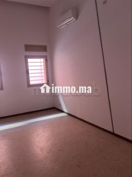 Louez cet appartement à Hivernage. 4 pièces confortables. Système de climatisation - Location Immobilier - Marrakech - photo 8