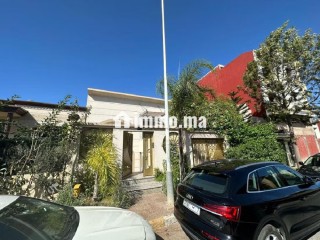 Location villa à Nassim 2. Surface de 390 m² - Villa à vendre - Casablanca