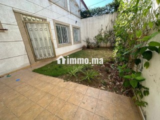 Location villa à Nassim 2. Surface de 390 m² - Villa à vendre - Casablanca