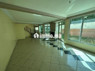Location villa à Nassim 2. Surface de 390 m² - Villa à vendre - Casablanca