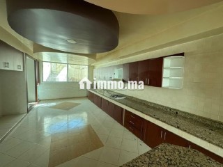 Location villa à Nassim 2. Surface de 390 m² - Villa à vendre - Casablanca